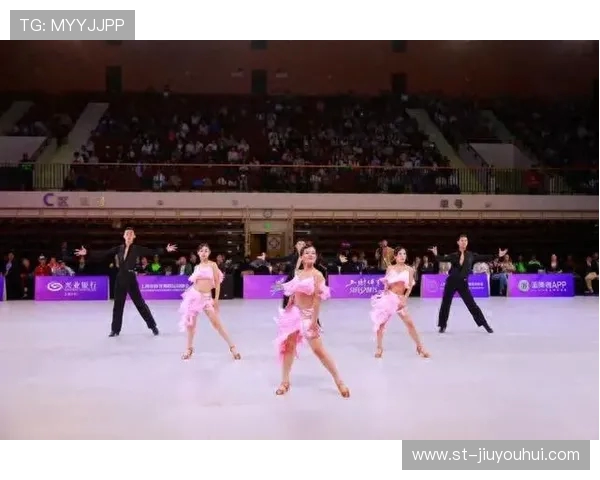 从唱戏如踢足球的比喻探寻表演与运动共同的激情之源内核联结力量 从唱戏如踢足球的比喻探寻表演与运动共同的激情之源内核联结力量